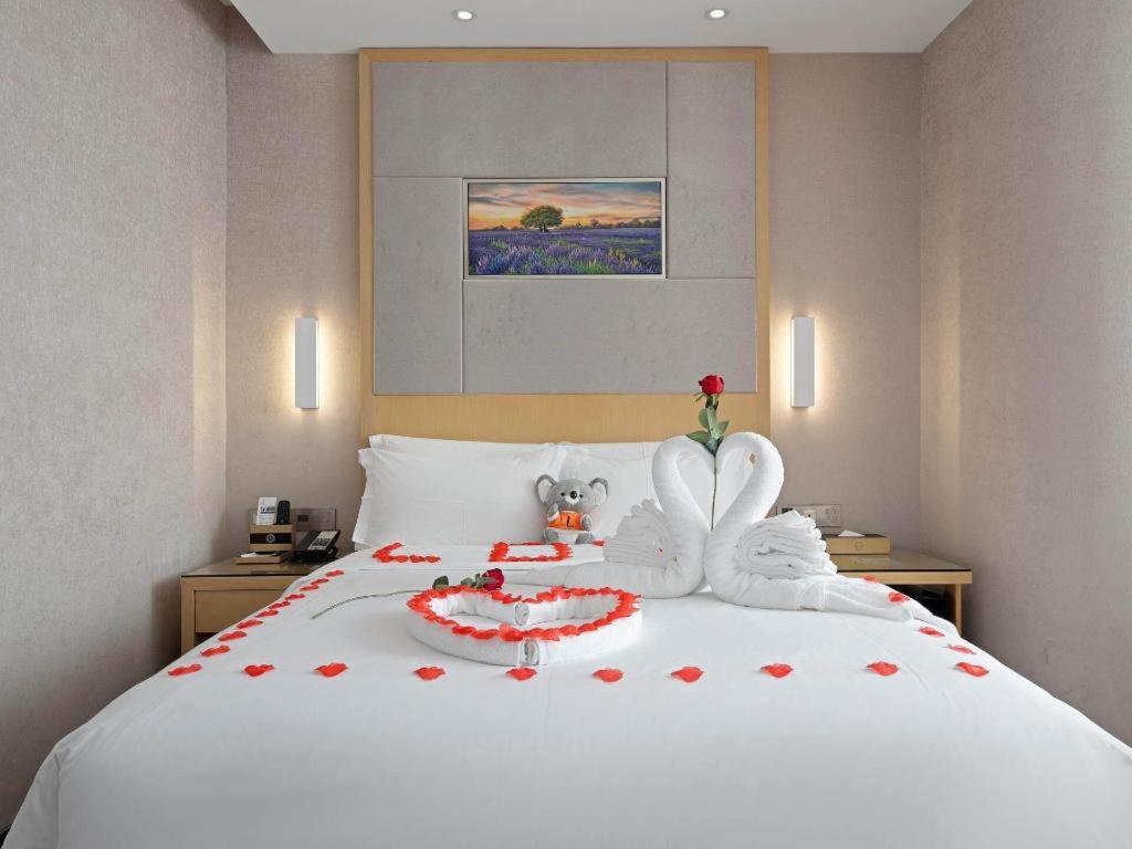 Lavande Hotel Guangzhou Shangxiajiu Pedestrian Street Hualin Temple Metro Station Exterior photo